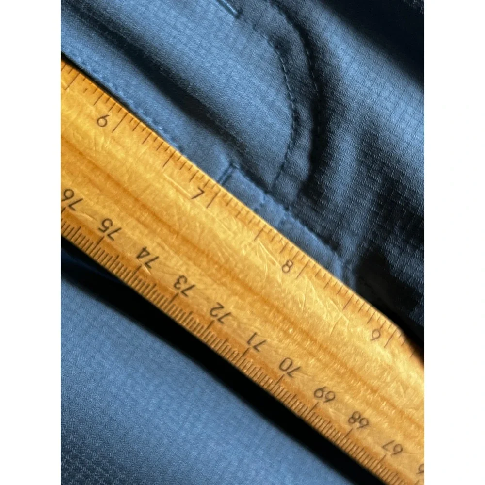 TravisMathew Mens Blue Performance Golf Shorts Size 36x9 Stretch Lightweight - Picture 5 of 7